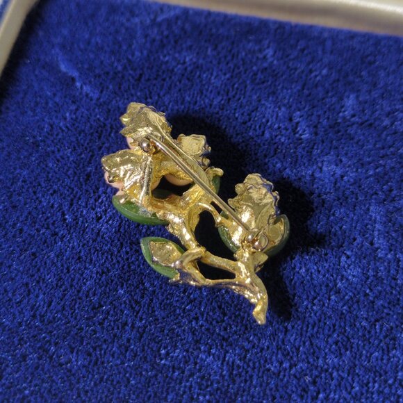 Pink Roses Brooch Gold Tone Metal Pink Jade Green Craved Porcelain Stones - Picture 3 of 9
